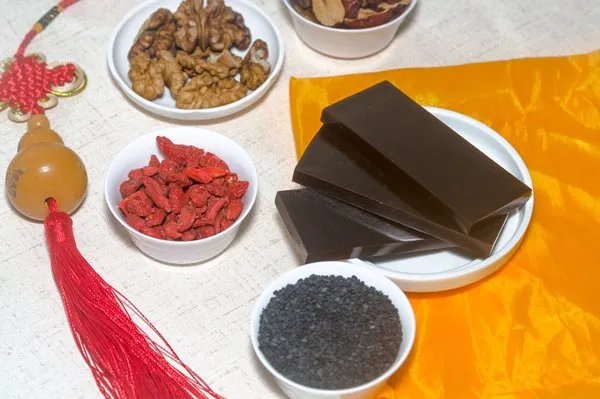 阿胶为什么要用黑驴皮做