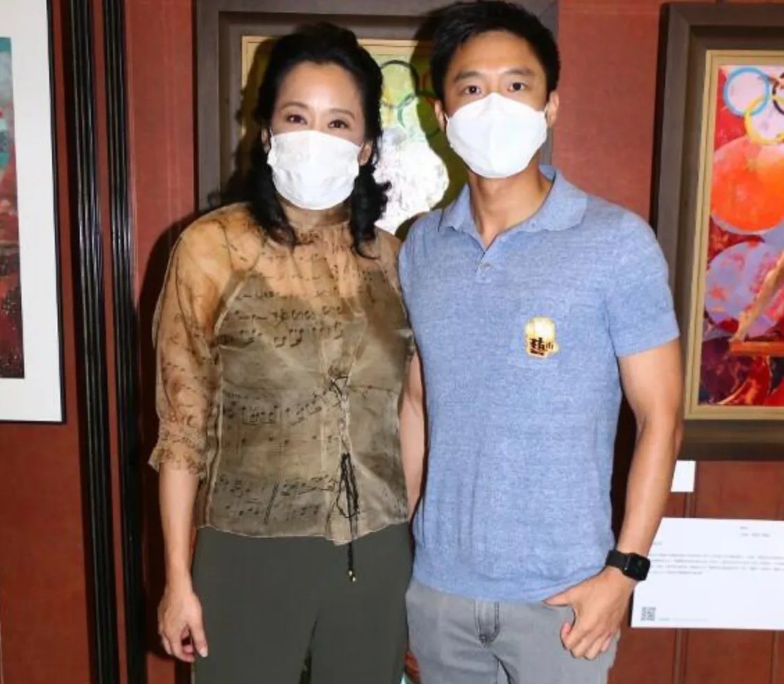 郭晶晶婆婆大胆穿薄纱,60多岁的她状态如何?