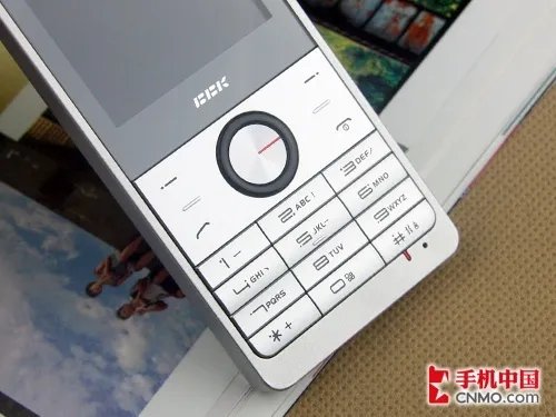 极致时尚专业音乐手机 步步高V205评测