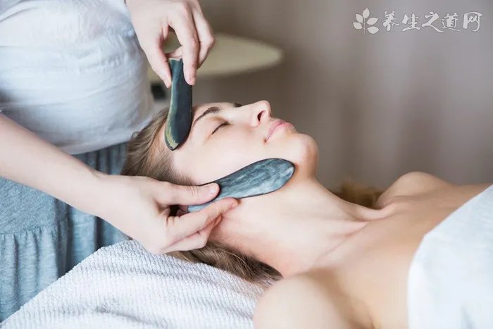 按摩丰胸:真人丰胸按摩手法详细图文教程