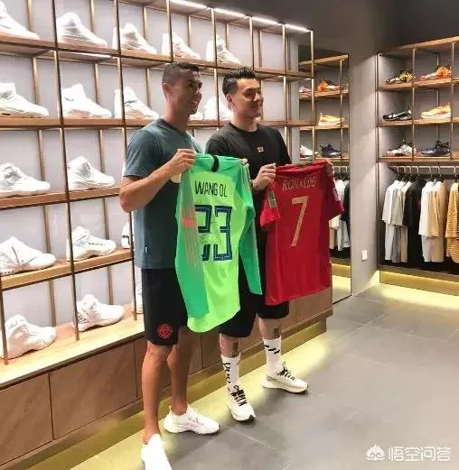 C罗中国行期间,为何会面中国球员王大雷?
