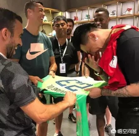 C罗中国行期间,为何会面中国球员王大雷?