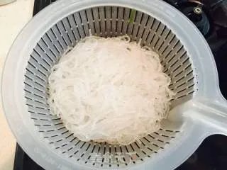 蚂蚁上树